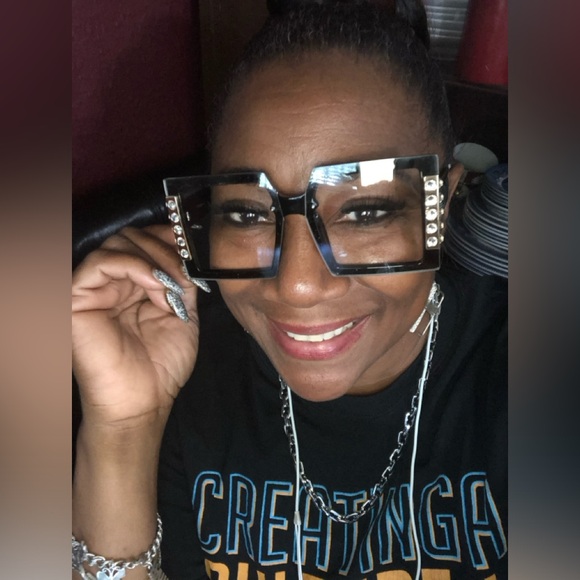 LARGE FASHION FRAMES WITH CLEAR STONES - Picture 2 of 8